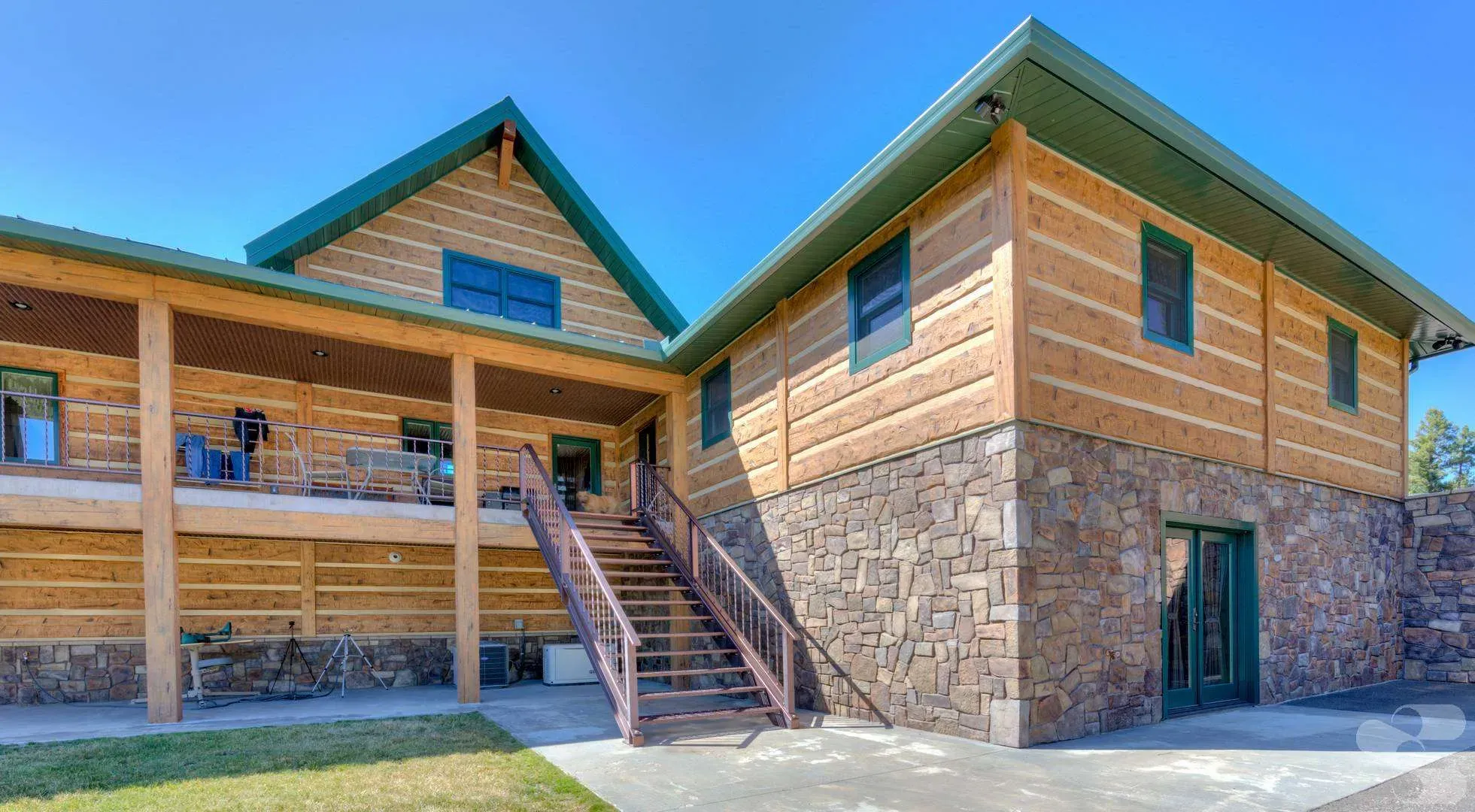 Helmville-Montana-EverLog-Cabin-16